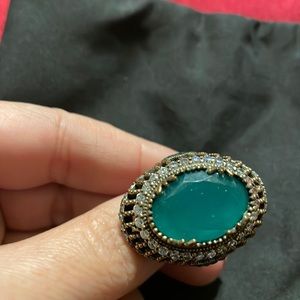 Beautiful large green stone ring!